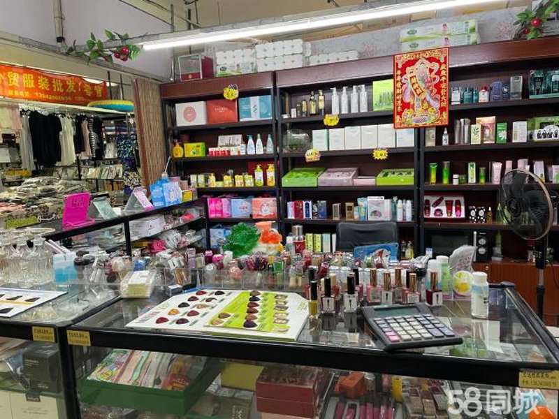 在众多琳琅满目的化妆品品牌中,有些品牌因其卓越的产品质量和深入人心的品牌理念脱颖而出。今天我们就来盘点一下化妆品界的十大知名品牌。